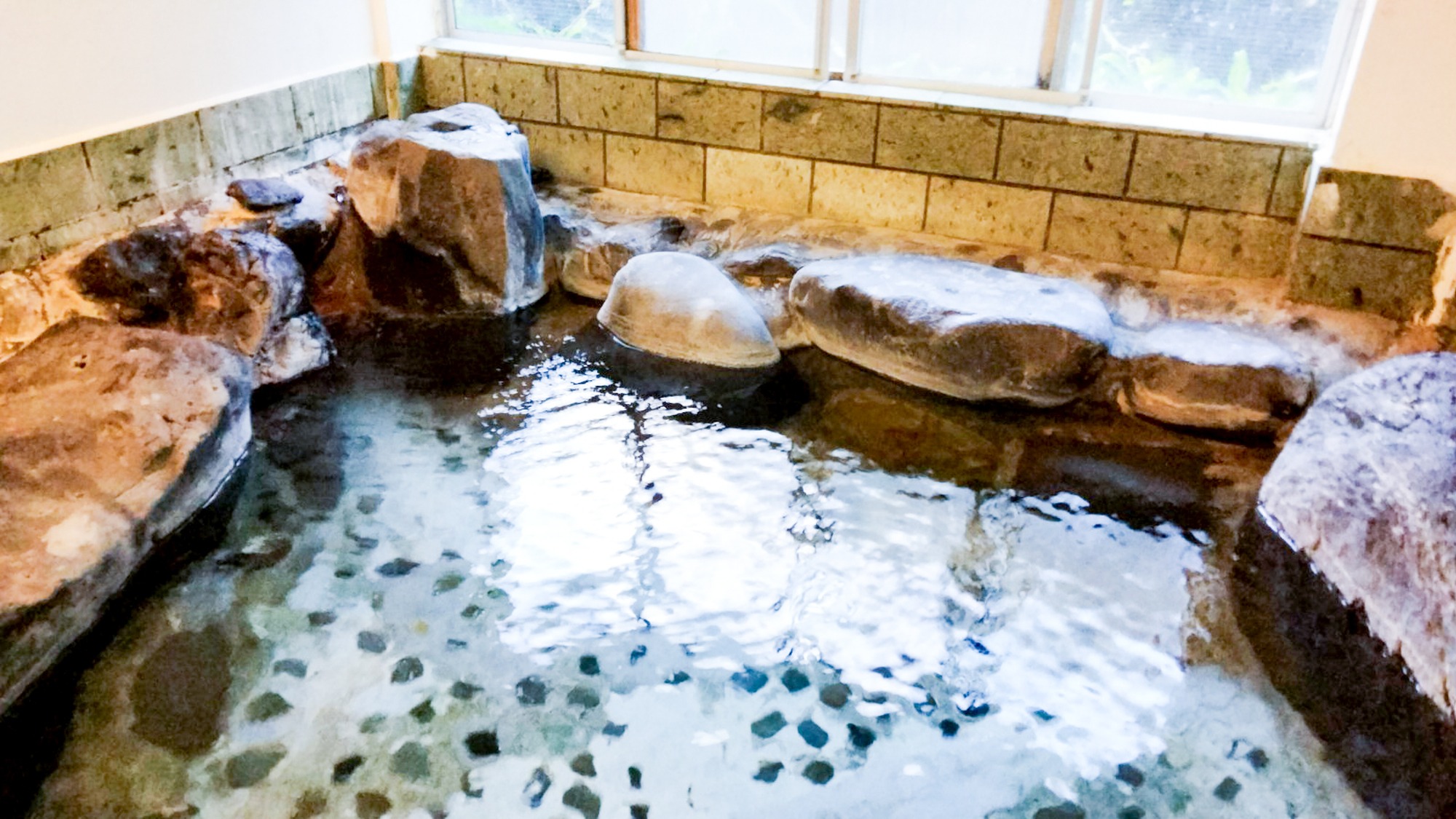 ・【温泉】2つの自家源泉から引き込んだ湯量豊富なかけ流し温泉をご堪能ください