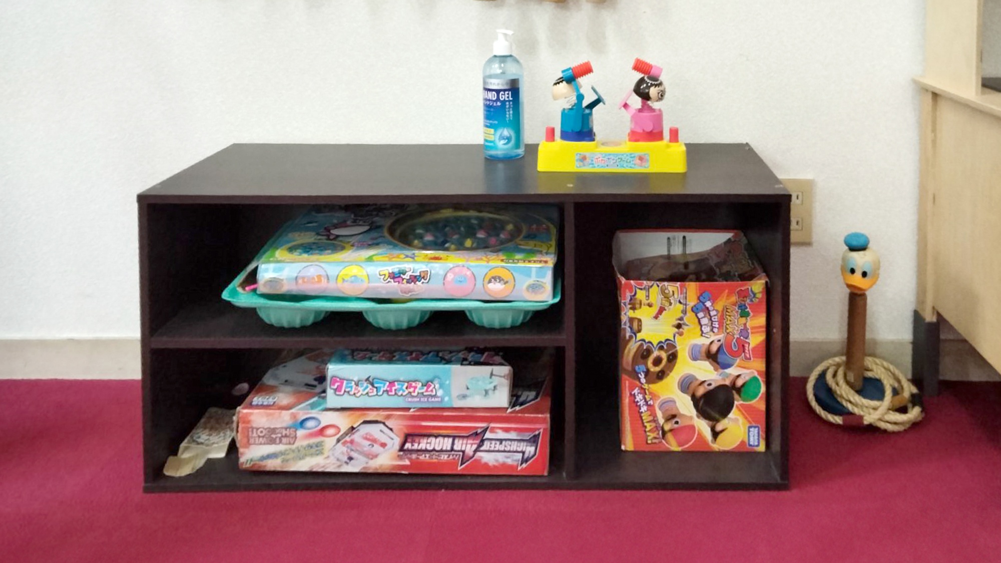 ・【玩具】大人も楽しめるおもちゃやゲームもございます。湯あがりのひとときにどうぞ