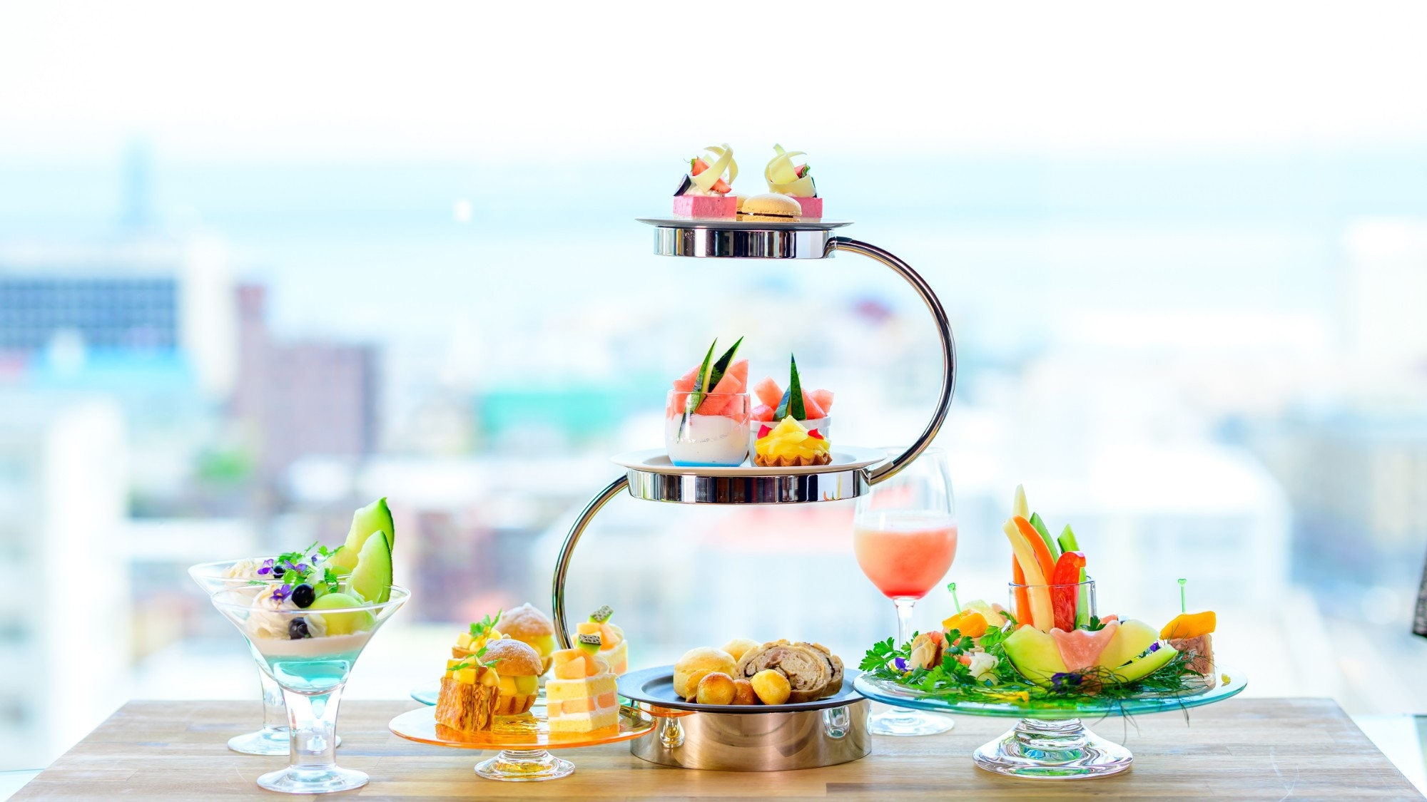 【最上階ラウンジでAfternoon Tea】ノスタルジック小樽でアフタヌーンティー