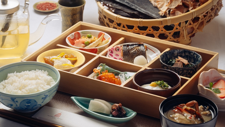 【楽天スーパーSALE】焼き立てパンと季節食材のブッフェor北前船が運んだ出汁香る和朝食膳