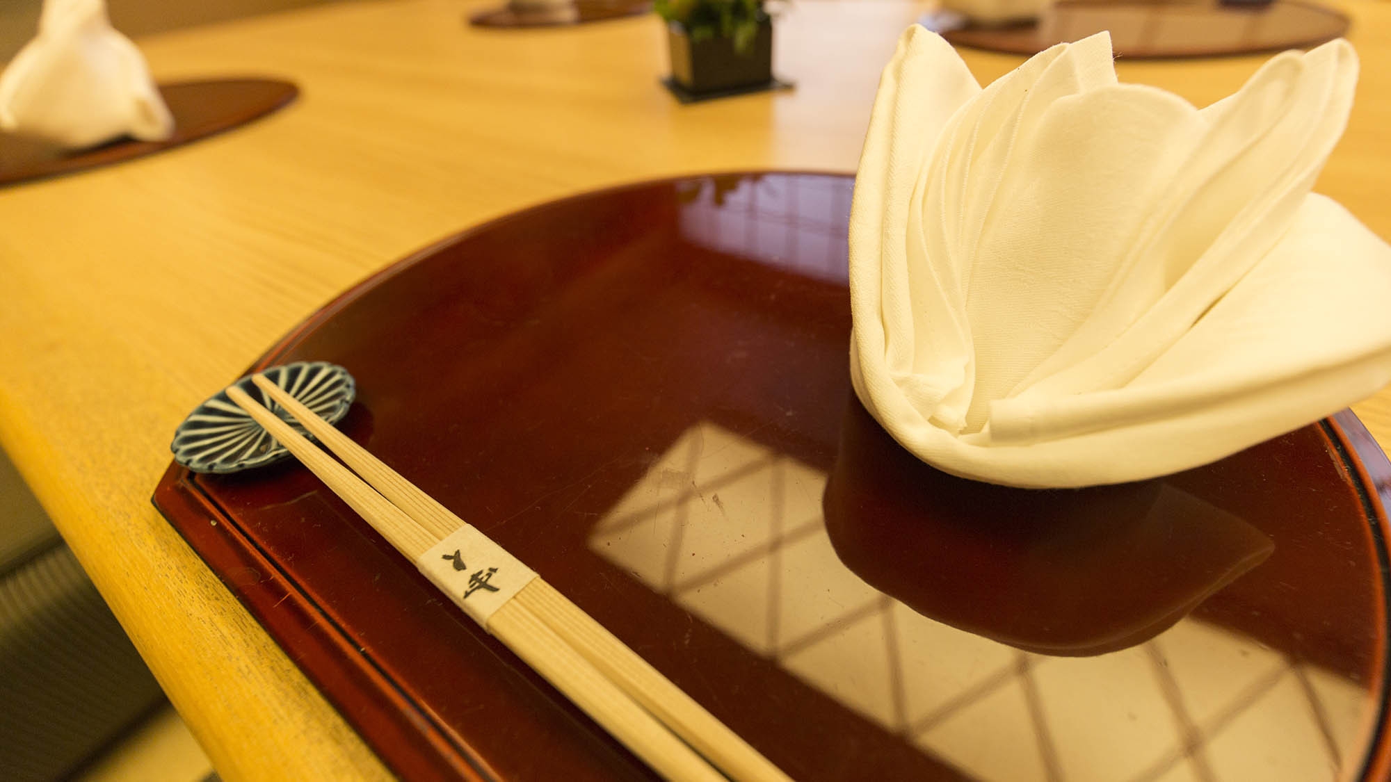 【家族でワイワイ】彩り豊かなネタを味わう♪特製手巻き寿司ディナー付
