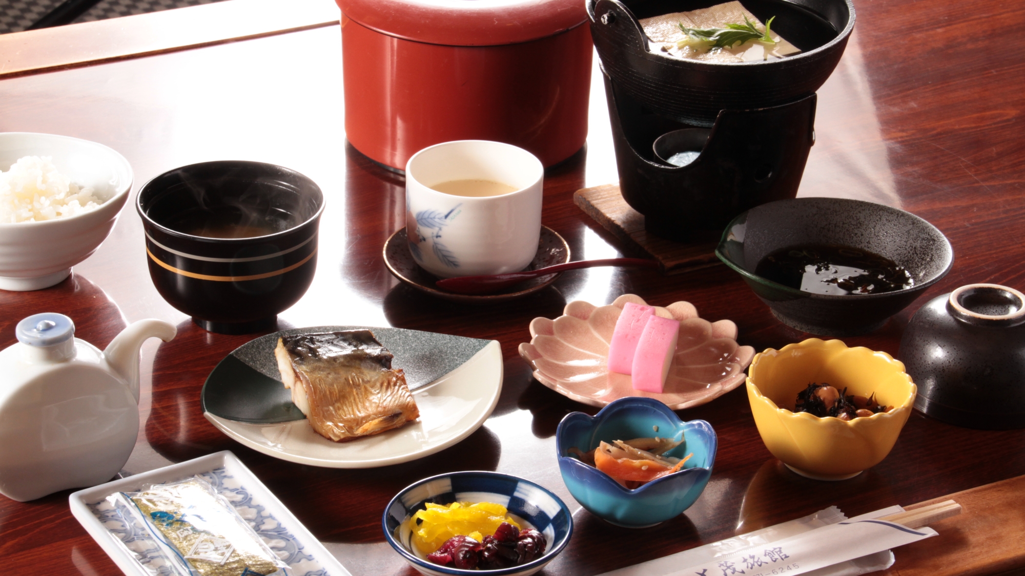 【朝食一例】京都らしい和朝食が並びます