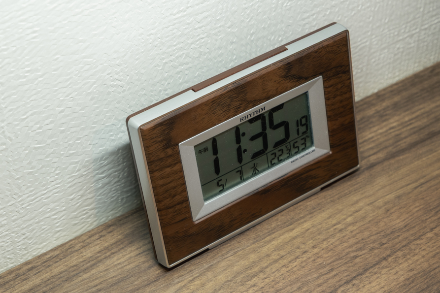 目覚まし機能付き時計（一例）