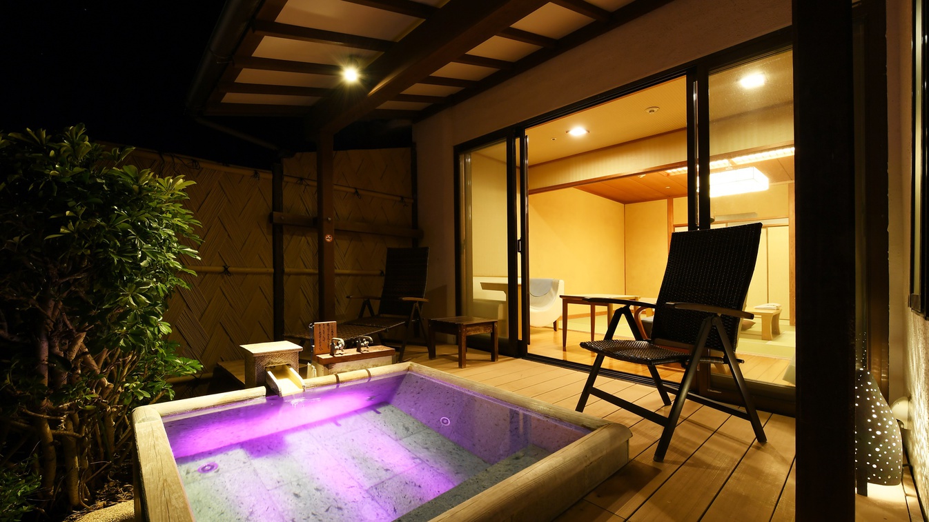 露天風呂付10畳コーナールーム(２１２号室)夜景