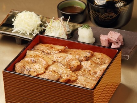 網走豬肉蓋飯