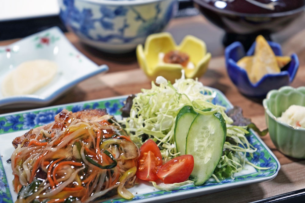 【ビジネス】シリーズ☆１泊２食【日替わり定食】付プラン