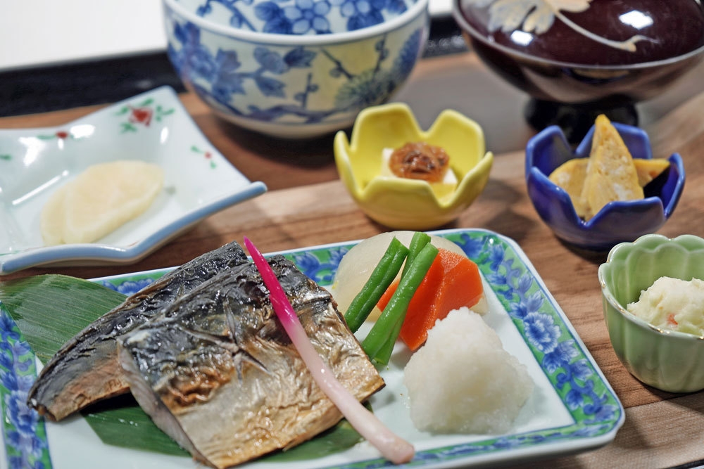【ビジネス】シリーズ☆１泊２食【日替わり定食】付プラン