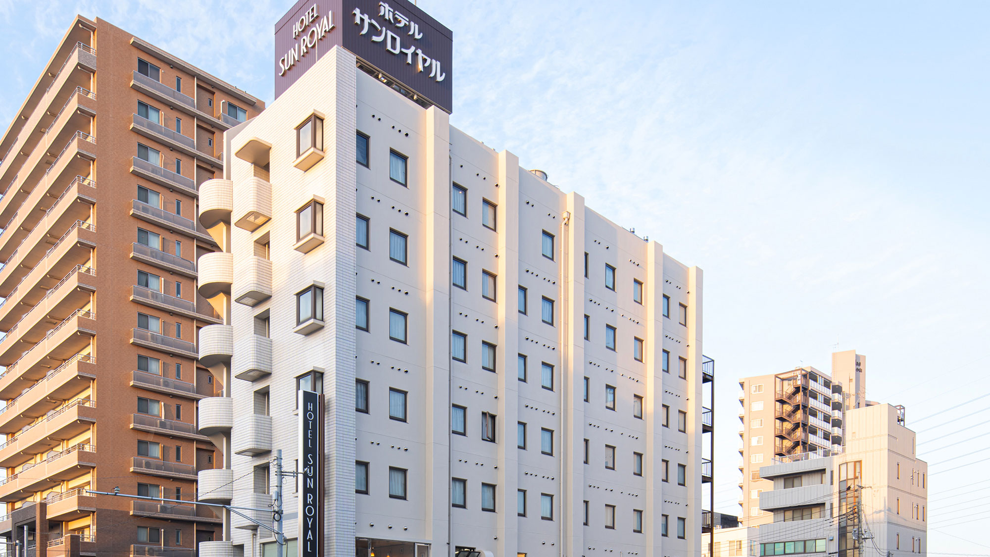 【外観】小山駅東口から徒歩10分。ビジネス・観光の拠点としてご利用ください。