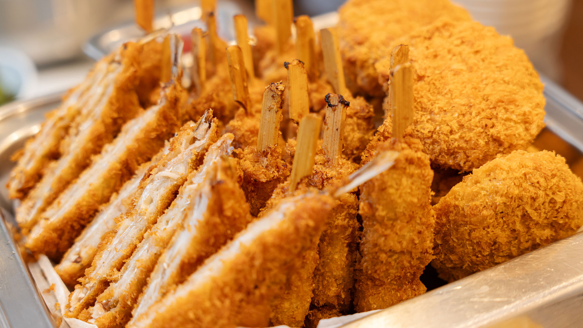 【朝食一例】サクサクの揚げたて惣菜でお腹いっぱいに♪