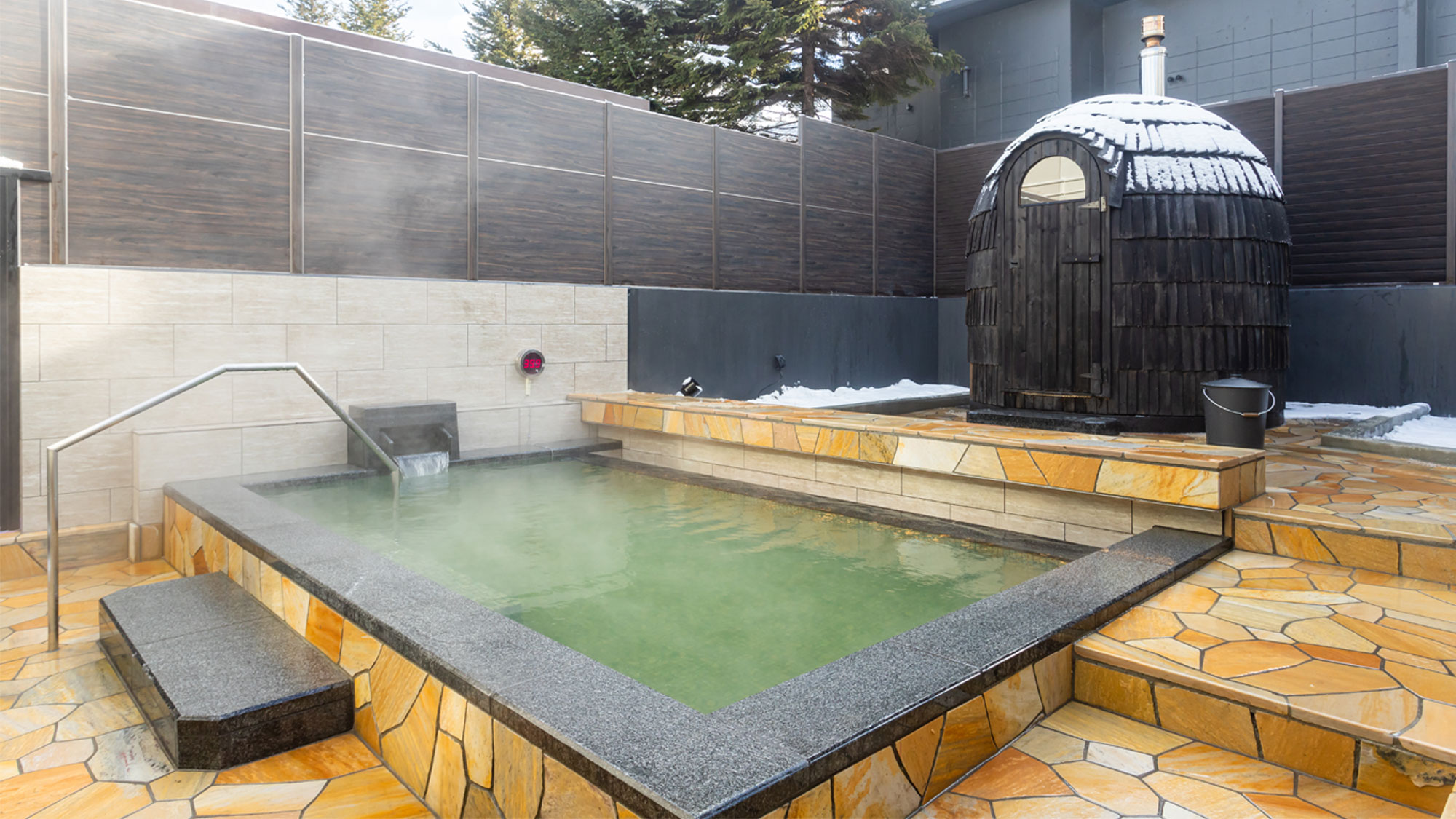 KIKI知床露天風呂とイグルーサウナ