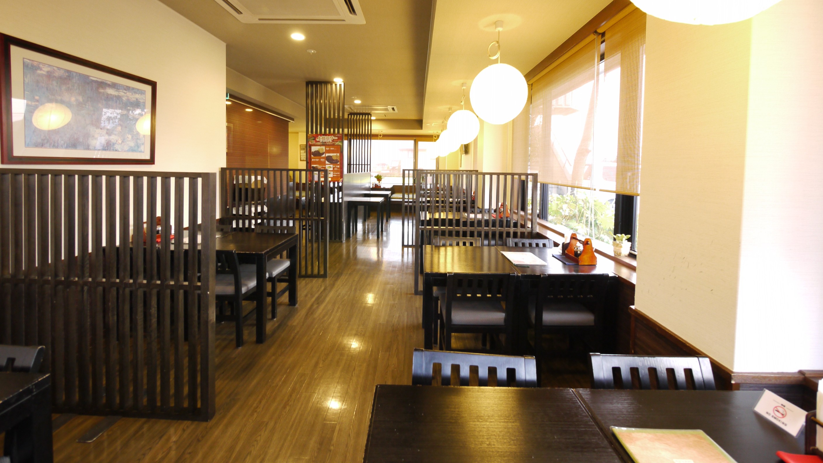 夕食レストラン『花茶屋』　営業時間：１８時〜２１時半ラストオーダー