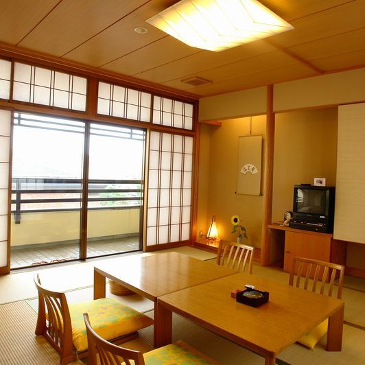 [Room] Value-for-money town side, 10 tatami mats A beautiful Japanese-style room
