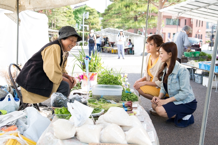 陣屋朝市