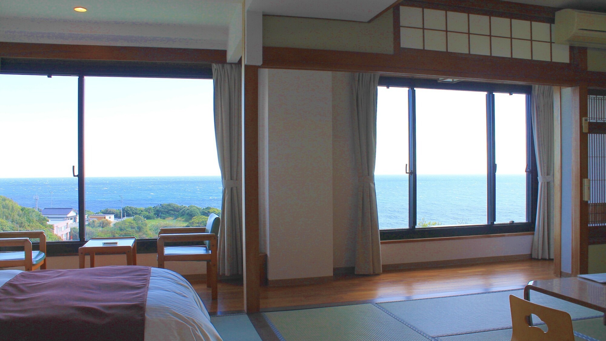 【海側和モダンルーム】〔ツイン+和室6畳〕〜畳に癒される旅〜
