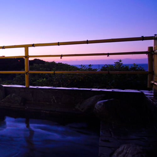 ◆ 2 female open-air baths 1 ◆ (right)