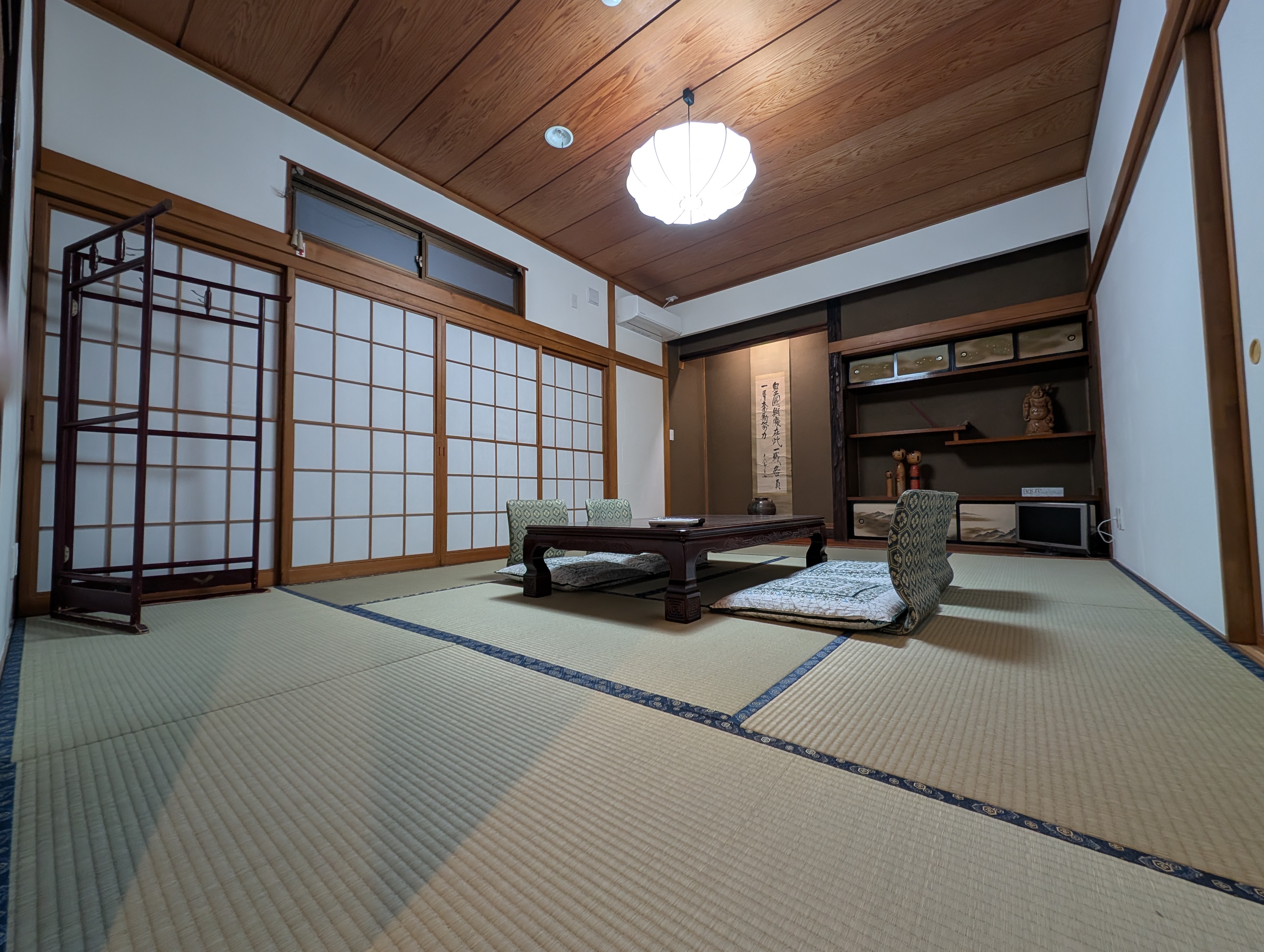 日高見和洋スイート   和室２