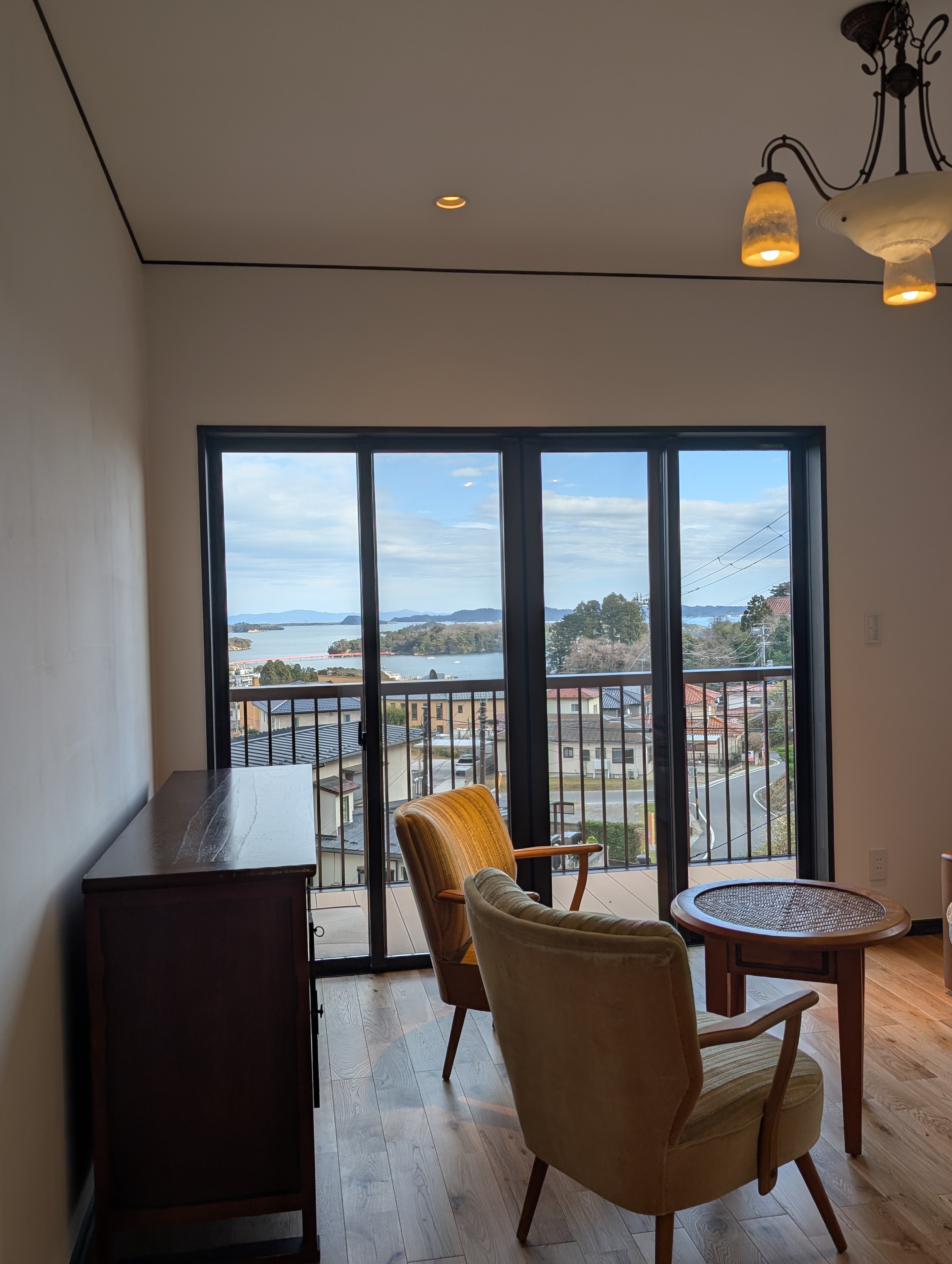 日高見和洋スイート　洋間