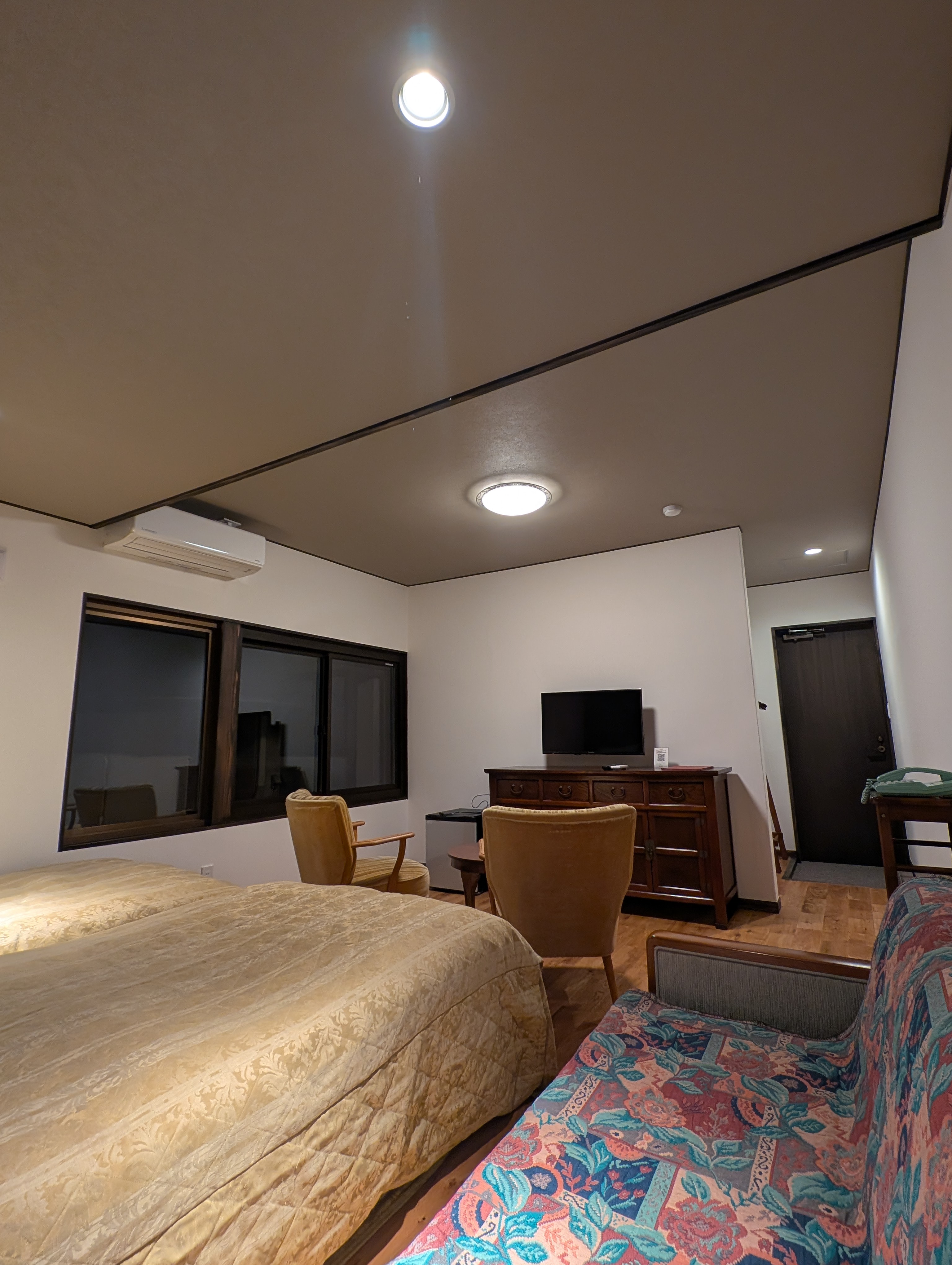 漆喰の部屋キャビン　