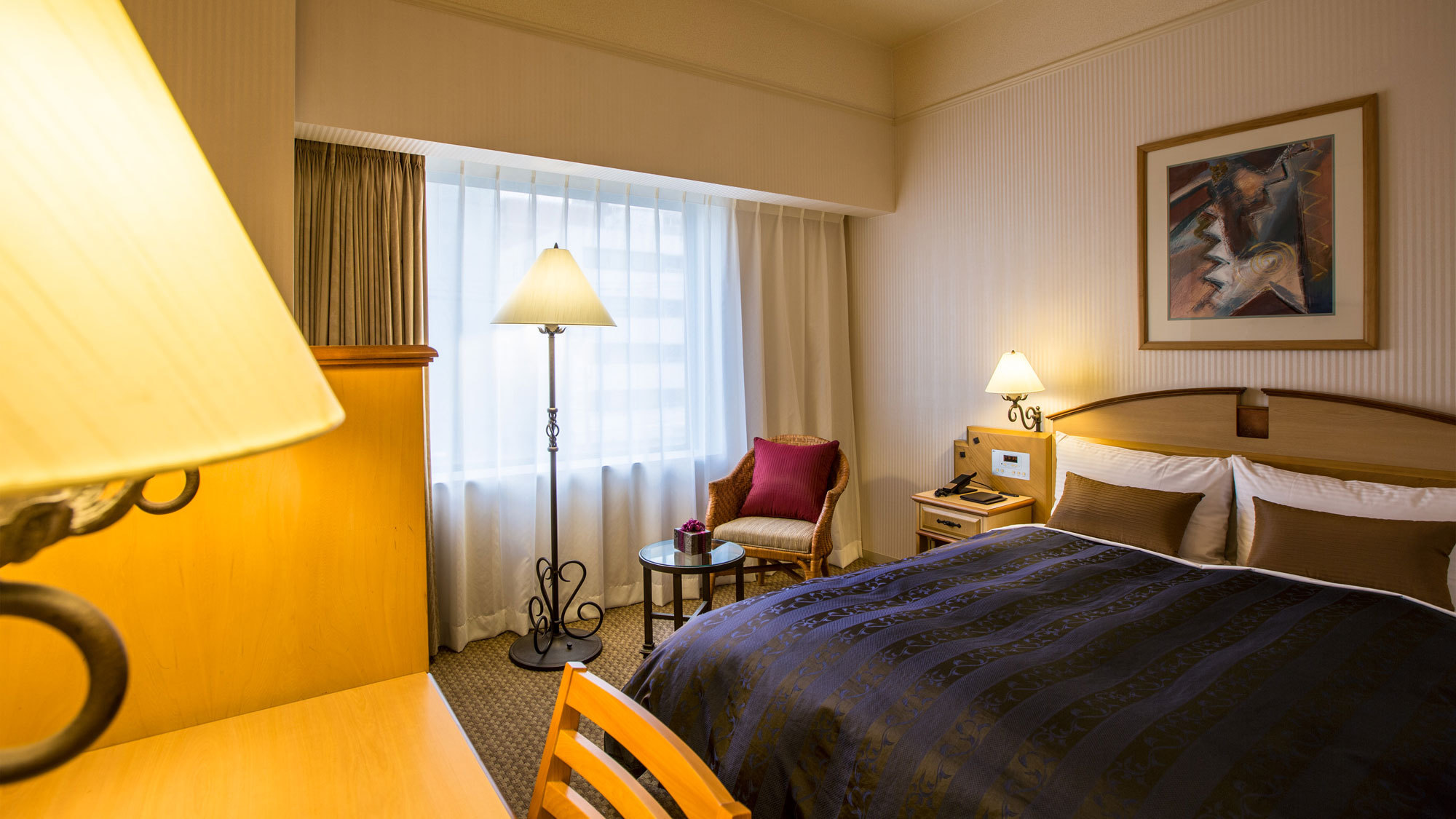 【喫煙】モダレットダブルルーム　幅140cmのダブルベッド