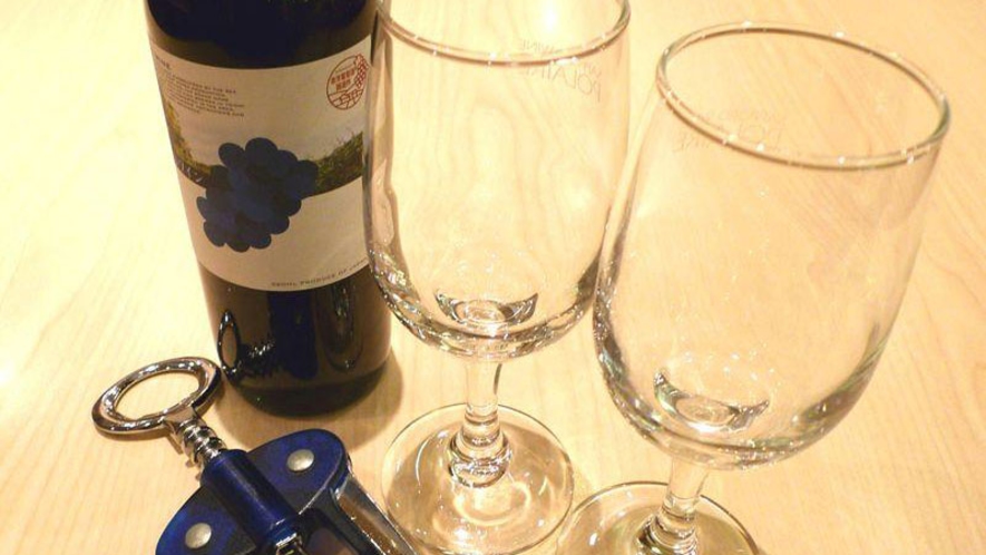 【貸出備品】ワイングラス・ワインオープナーの貸出はフロントまで！