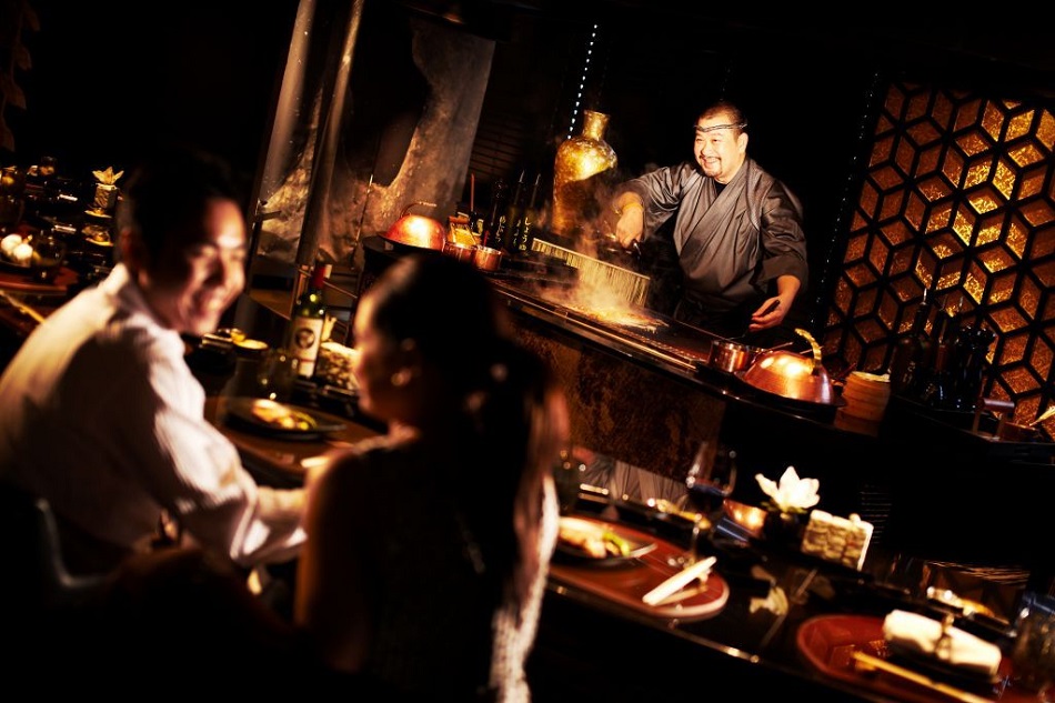 レストラン「ミクニ」