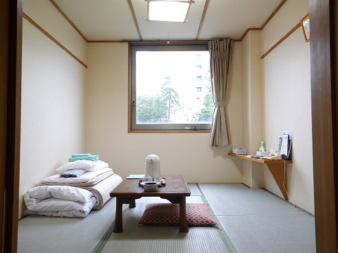 Japanese-style room 6 tatami mats without bus