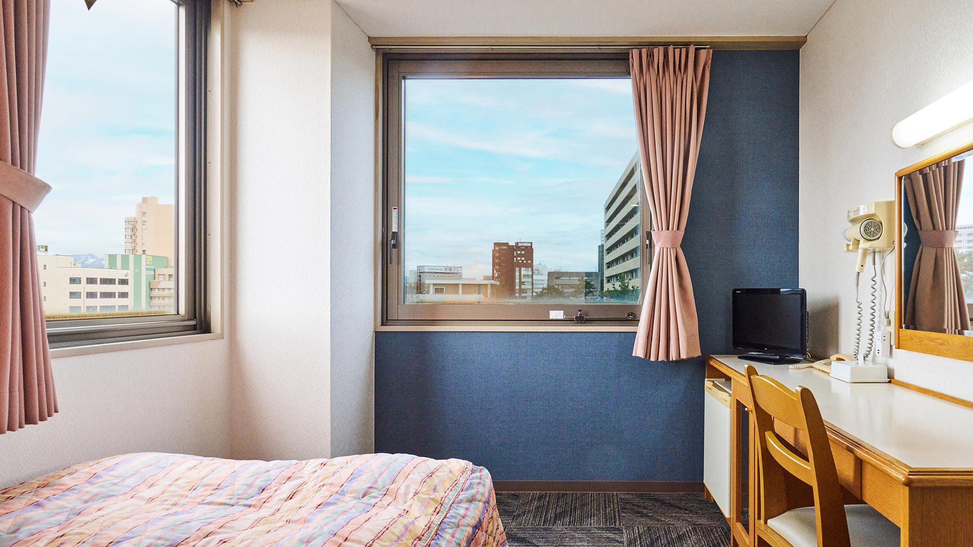 ＜禁煙＞シングル（14平米）120cmベッド■無料Wi-Fi