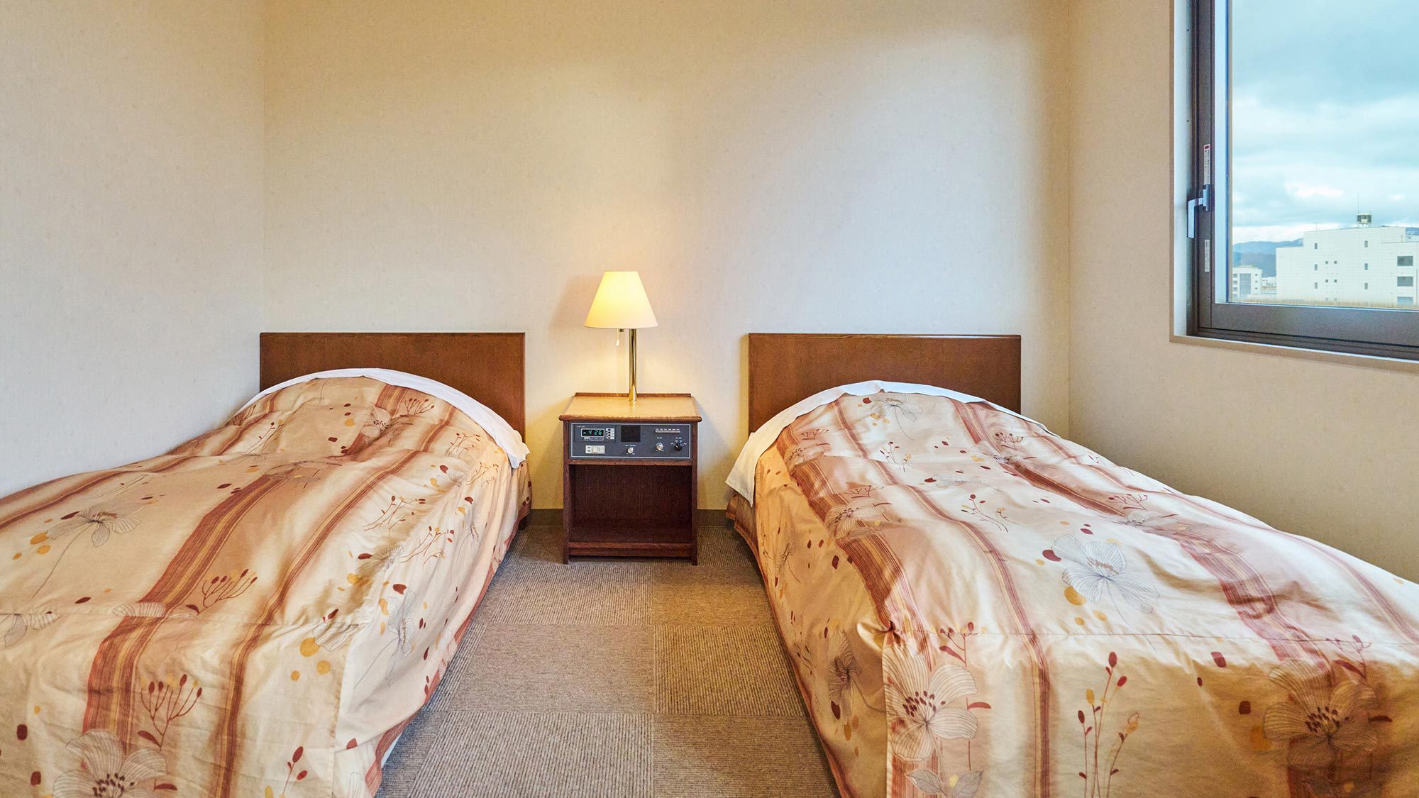 ・【福井城址側】デラックスツイン（24平米）／ゆとりある空間でゆったりお過ごしください