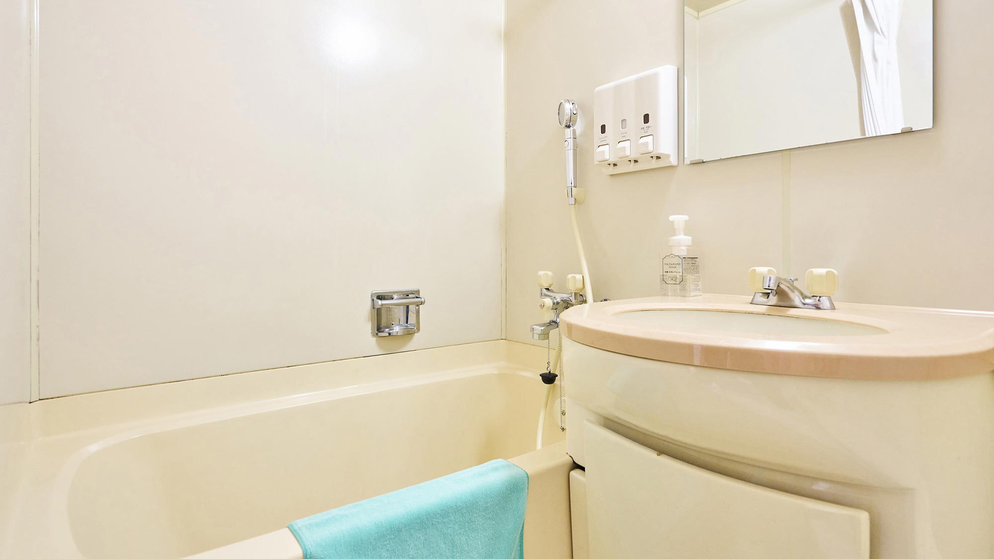 ・【福井城址側】和室8畳／ユニットバス