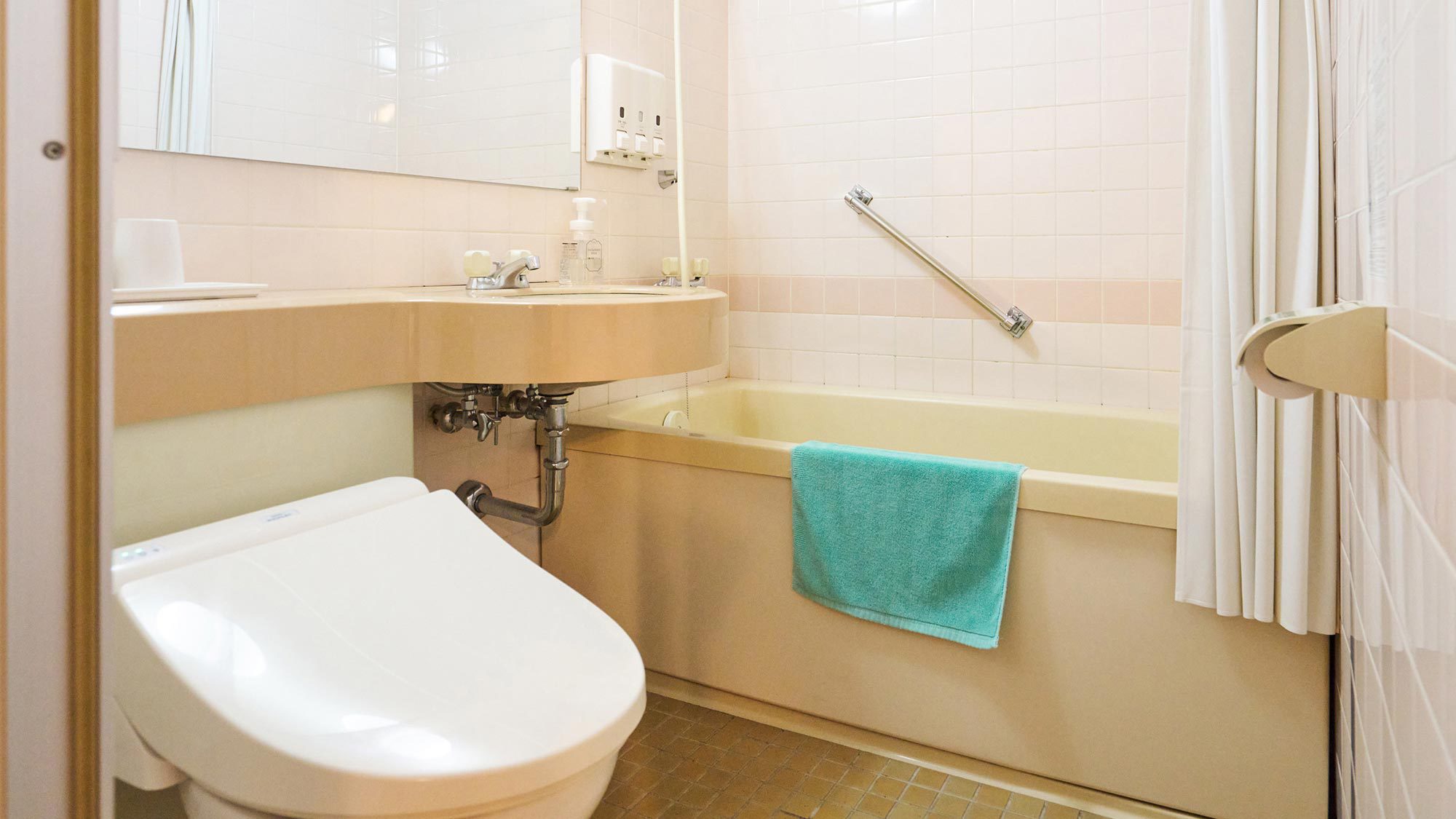 ・【福井城址側】デラックスツイン（24平米）／ゆったりとしたユニットバス