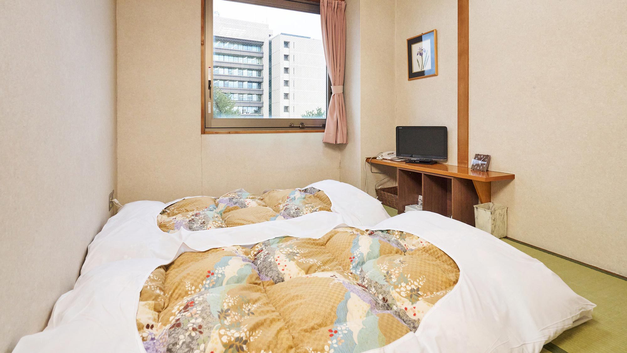 ・【福井城址側】和室6畳／お布団は最大2組まで敷いていただけます