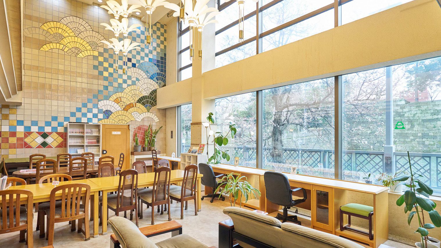 ・【ロビー】ちょっとした作業や休息時間にも最適な空間です