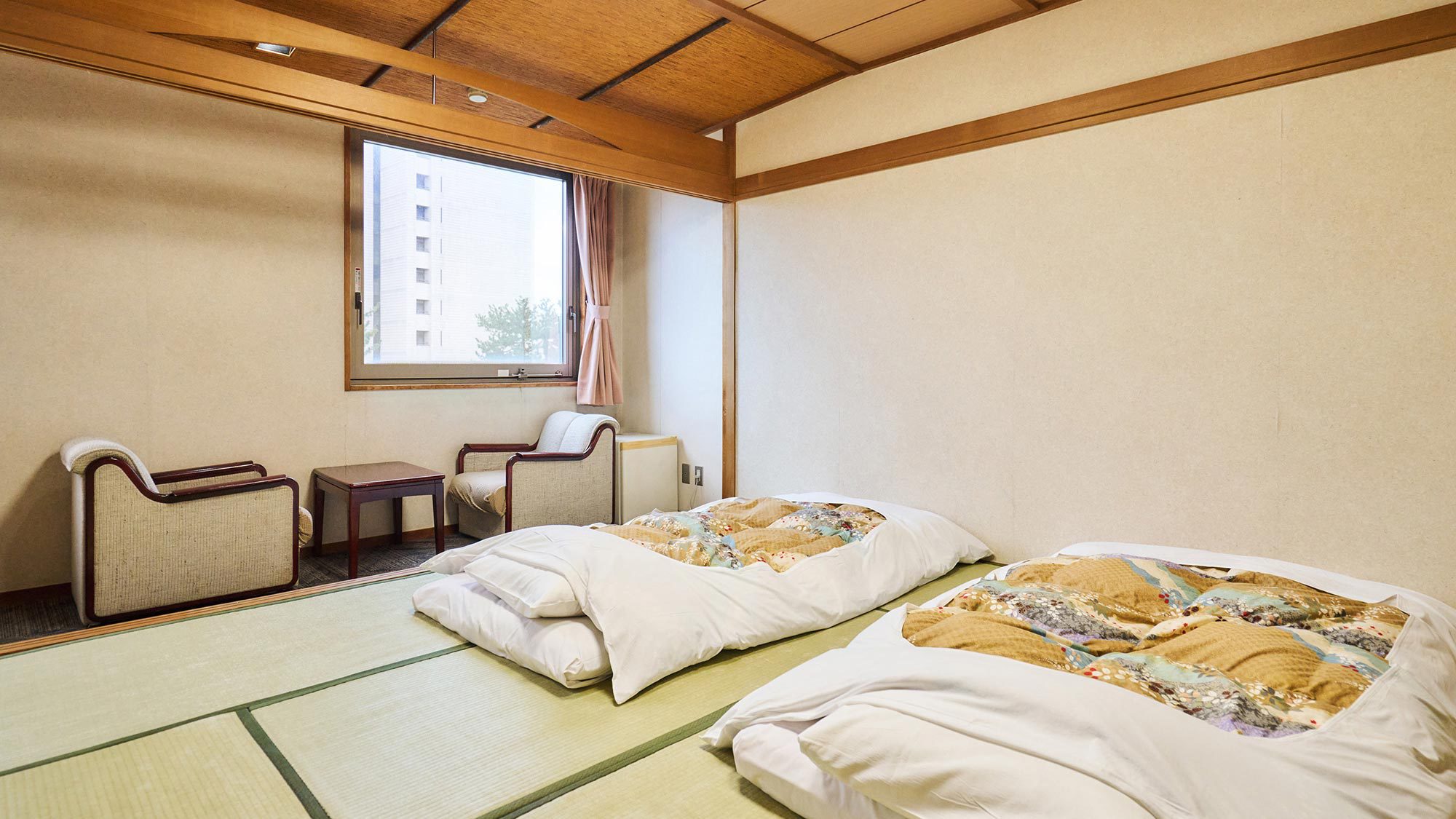 ・【福井城址側】和室8畳／最大4名様までご利用可能なお部屋です