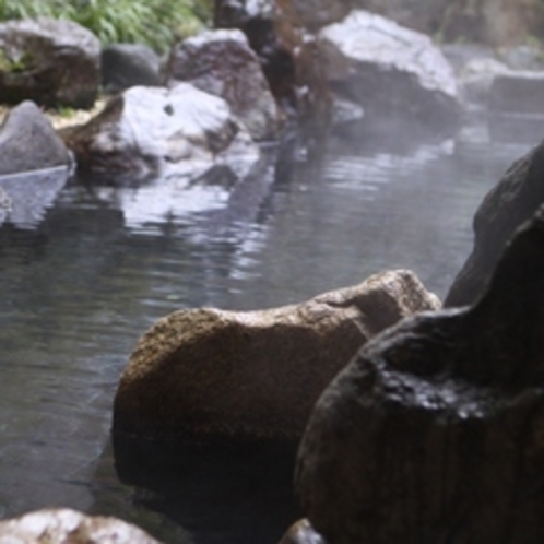 【極上の朝露天】鎌倉時代から続く「山梨三古湯」の一つ。甲斐の名湯を独占♪