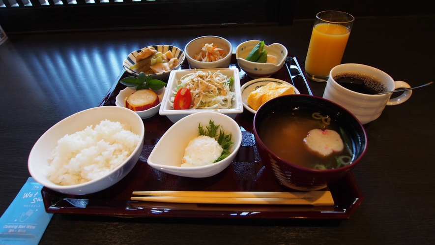 朝食 一例