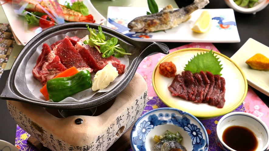 【夕食】福島牛と会津の郷土食”桜刺し”をご賞味ください