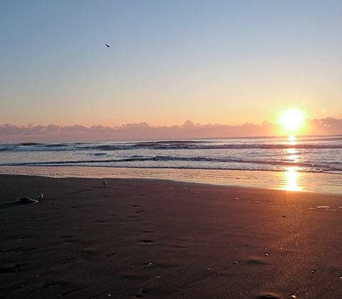 ＜元旦初日の出＞九十九里浜は本州で２番目に早い初日の出