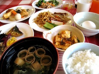 ■ Breakfast: Breakfast buffet with 25 Japanese and Western menus