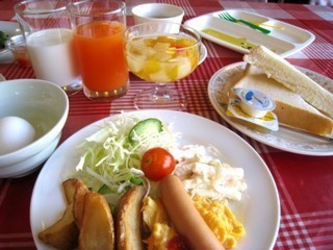■朝食：和洋25種メニューが充実の朝食バイキング