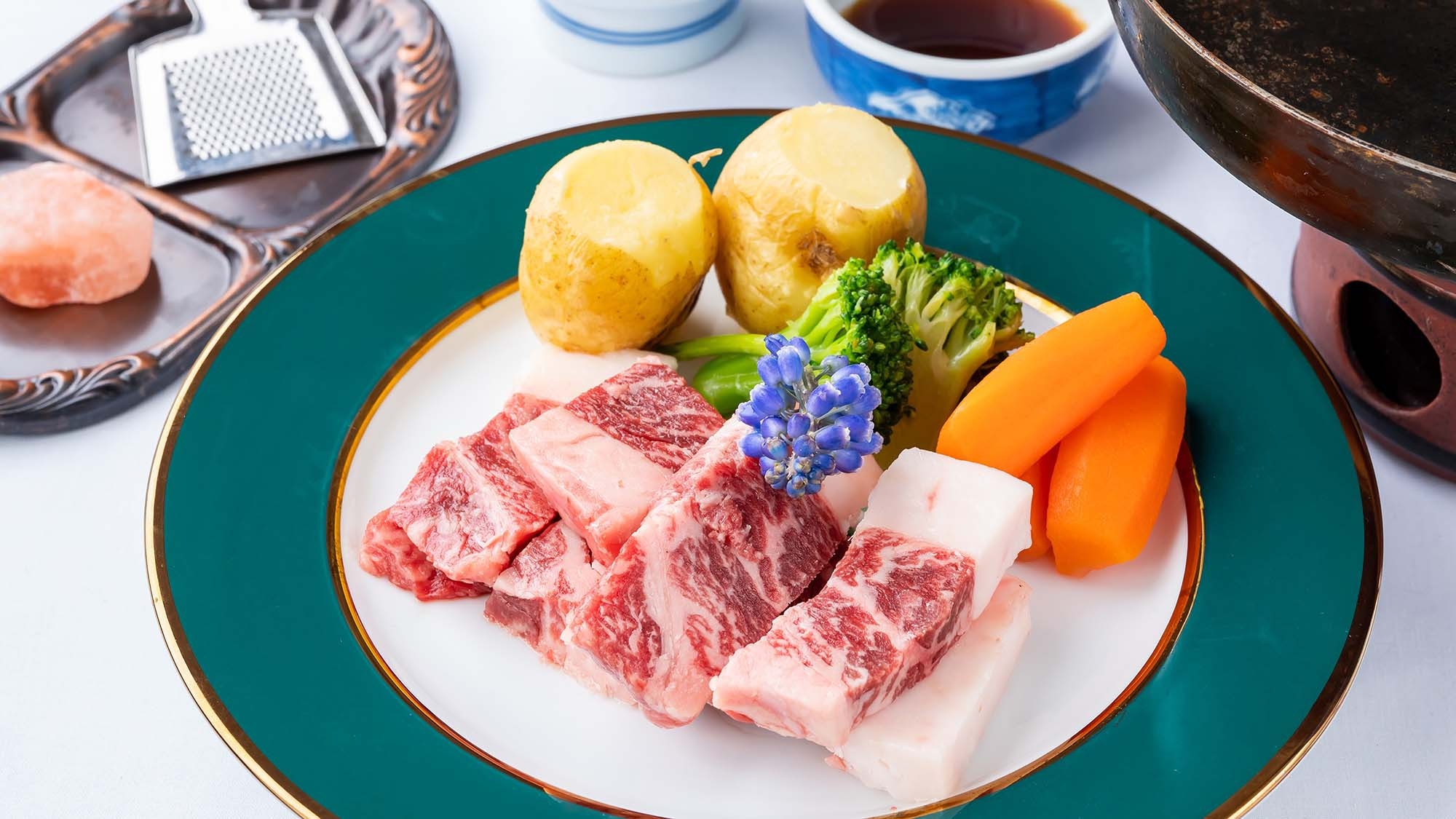 （夏）【1泊2食付】地元の食材を贅沢に味わう、リンゴで育った信州牛のステーキ付★新緑から紅葉まで★