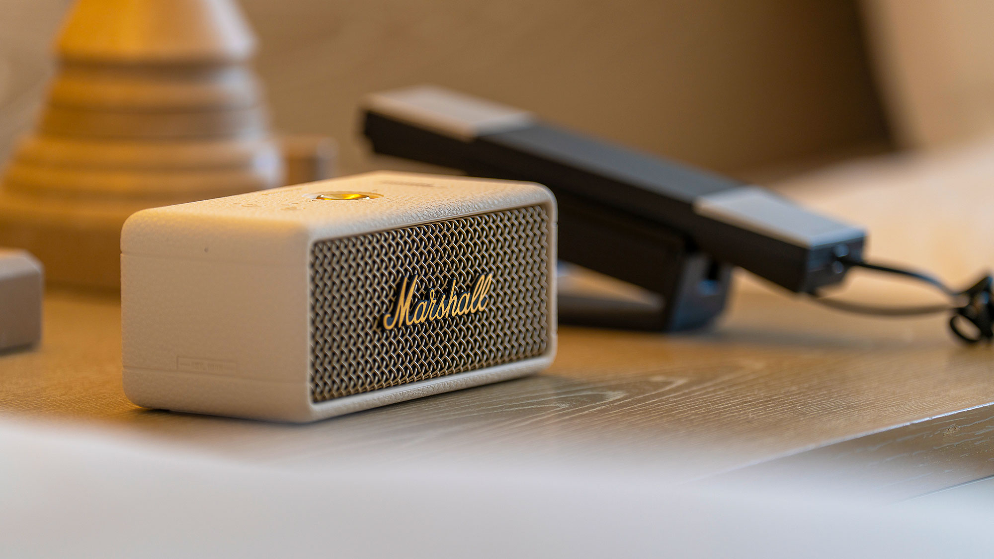 【ロイヤルスイート設備】臨場感のあるサウンド体験が魅力のマーシャル製スピーカーをご用意しております。