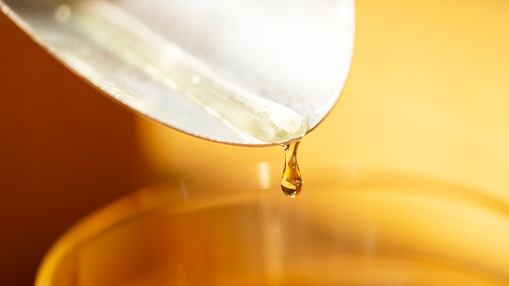 【朝食ビュッフェ】焼き立てパンや伝統のホテルカレー、自家製中華粥、お野菜まで組み合わせは自由自在。