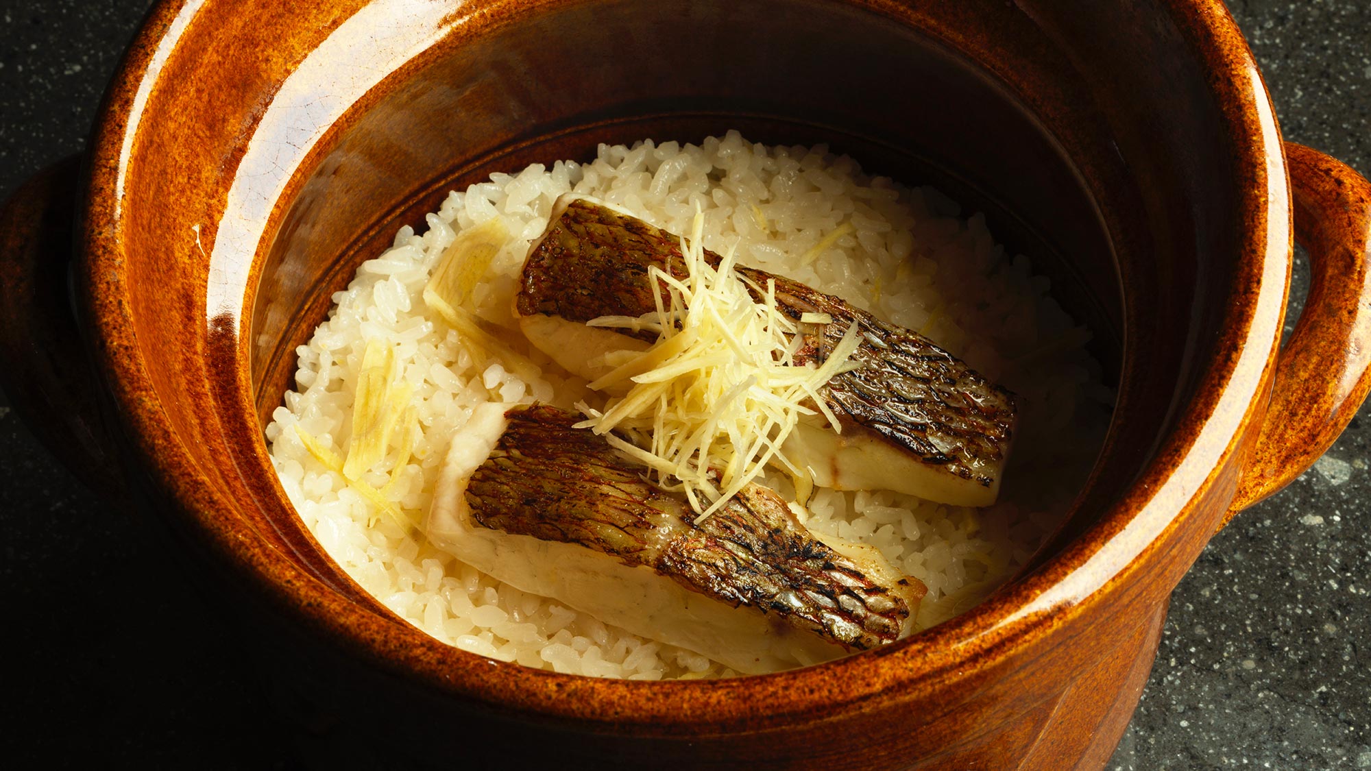 【ほそ川】厳選した黒毛和牛ステーキを中心にズワイガニや季節の寿司などを織り込んだ『いちょう』