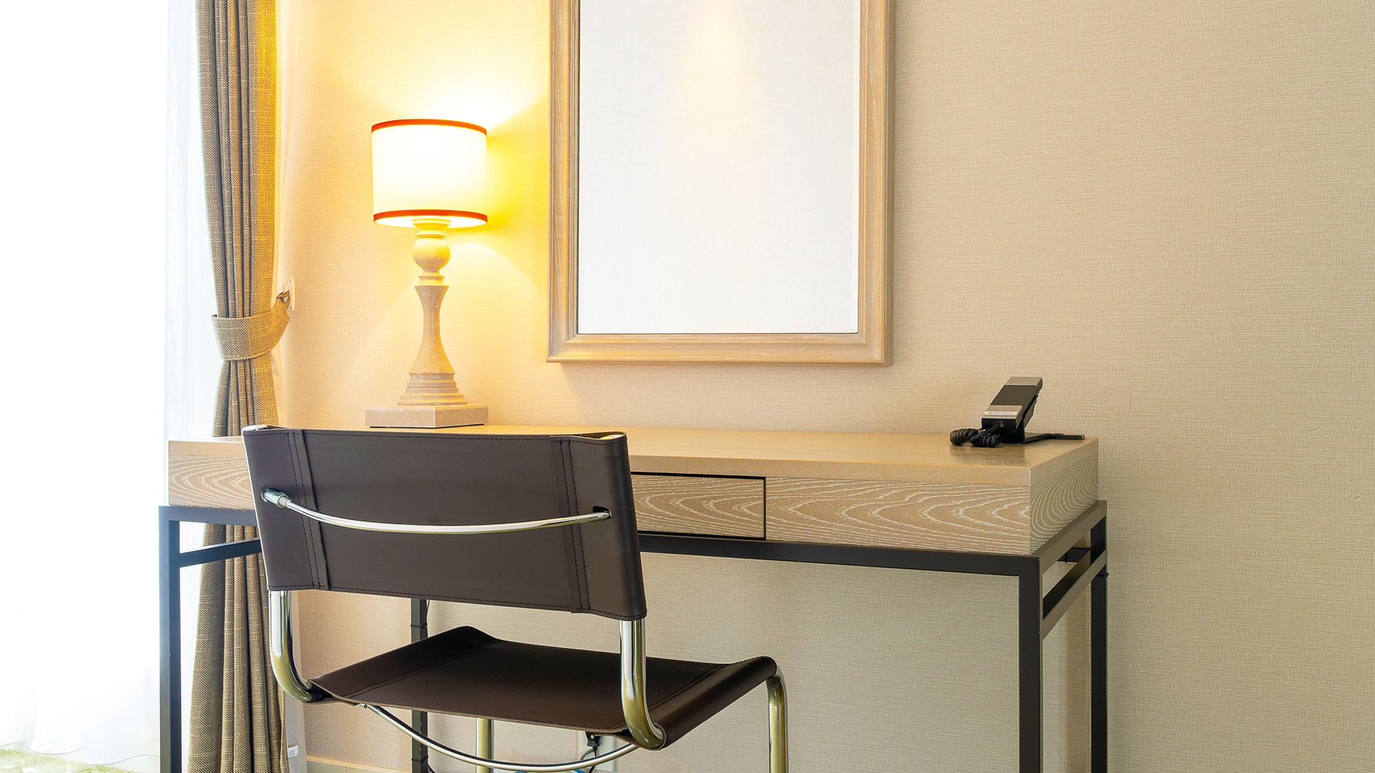 【エグゼクティブスイート】クラシックな趣と洗練された意匠が彩る、上質な滞在を。