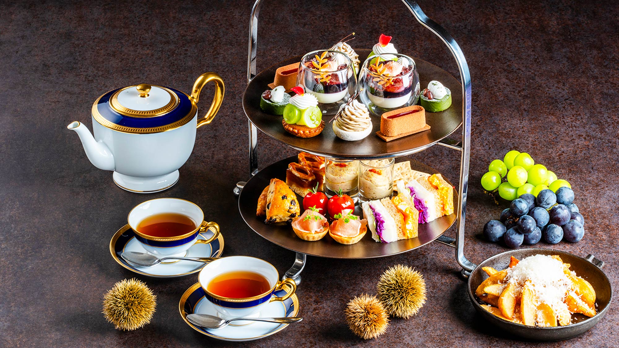 【季節のアフタヌーンティー（一例）】シーズンごとにテーマを変えた彩り豊かなアフタヌーンティーをご用意