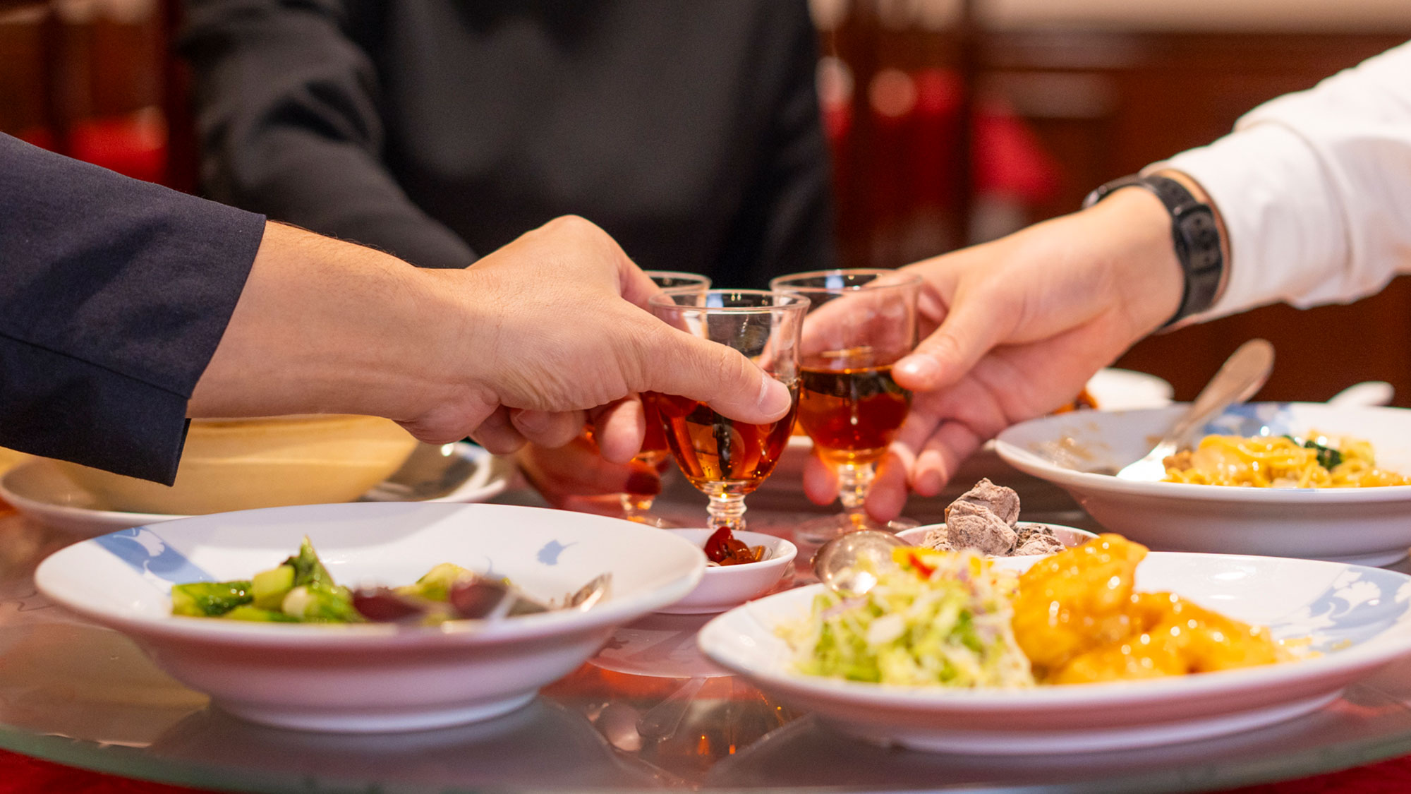 【中国四川料理 桃花源】中華料理にピッタリな紹興酒と共にお食事をお楽しみください。