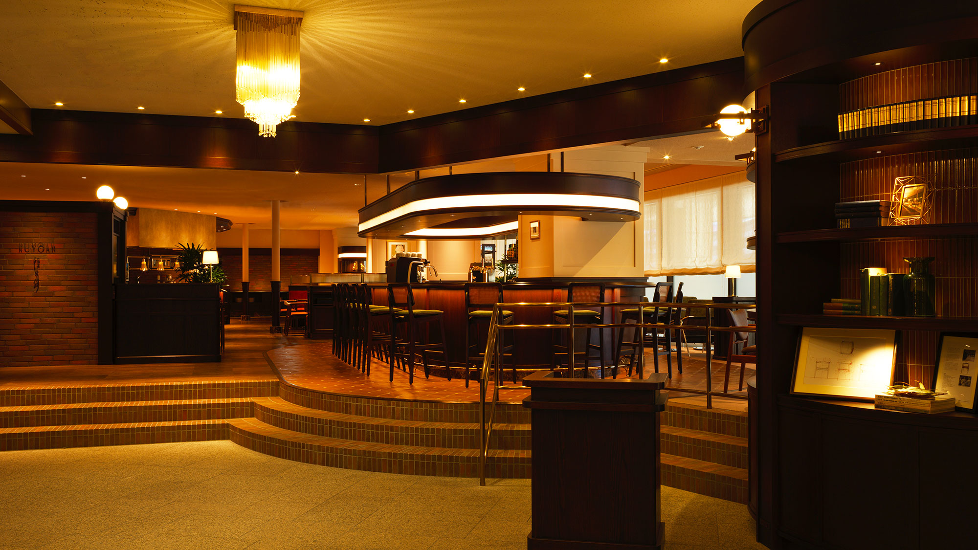 【ダイニングキッチン九曜杏】幅広いお客様にお楽しみいただける洋食料理を中心にご提供します。