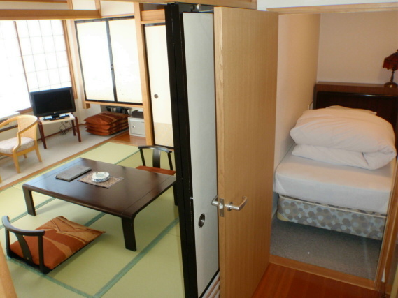 New tatami mats in room 705 on the 7th floor