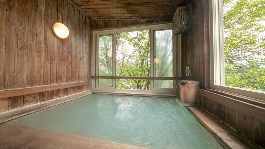 貸切風呂「木の香の湯」総檜作り温泉