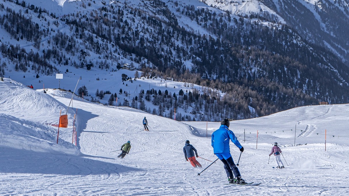 【55歳からのシニアスキー旅／2食付】サンメドウズ清里スキー場1日リフト券付きプラン